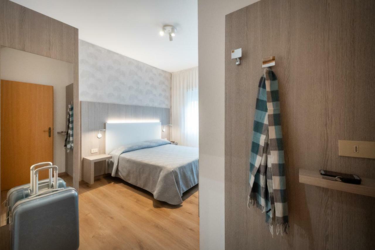 Hotel Fabris Каорле Экстерьер фото